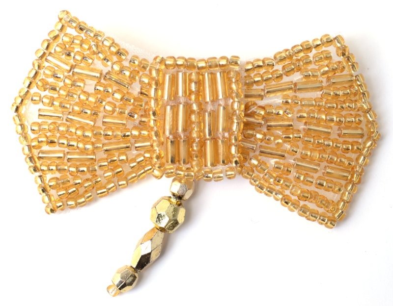 Broche perlée