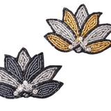 Motif fleur perles et paillettes